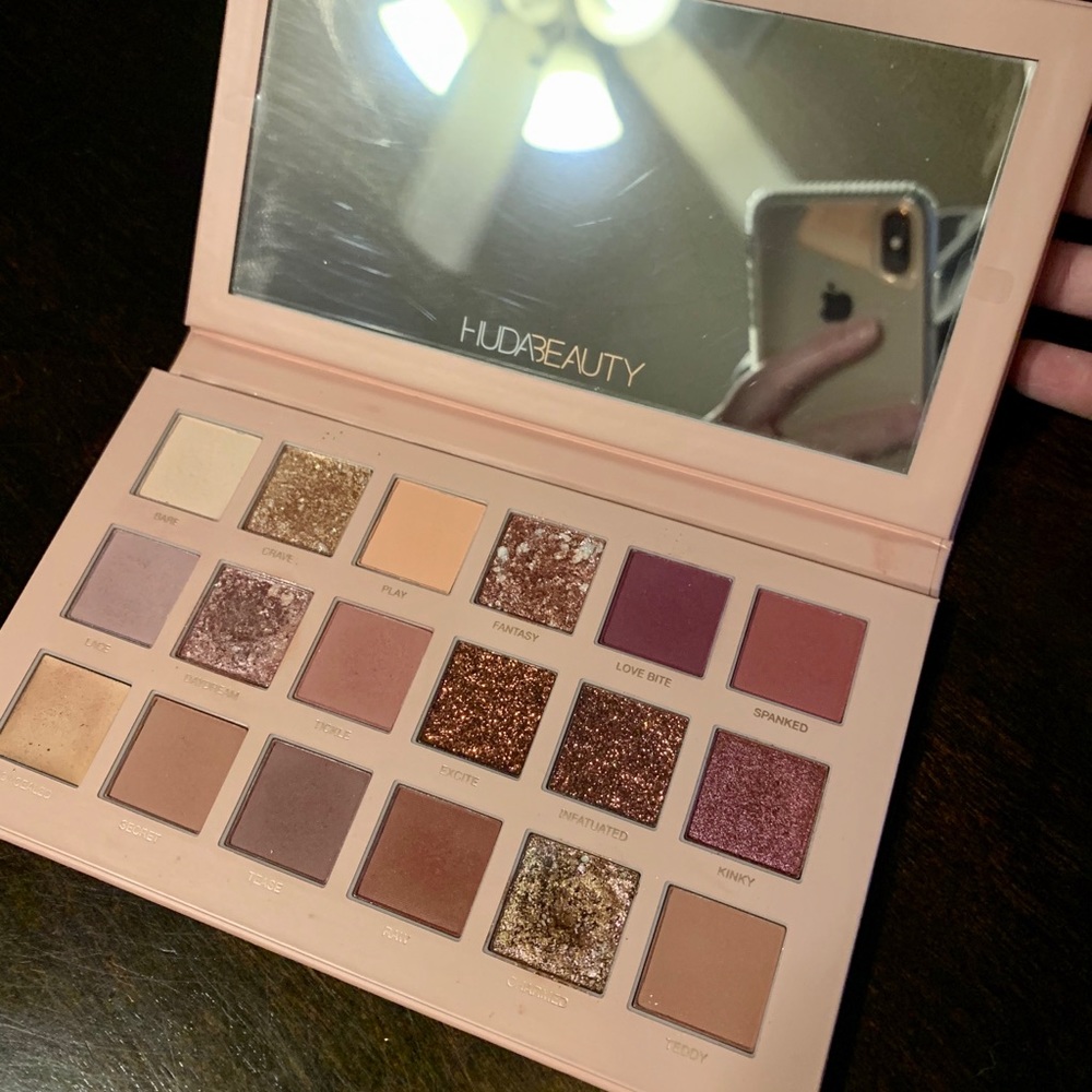 Huda Beauty New Nude Eyeshadow Palette